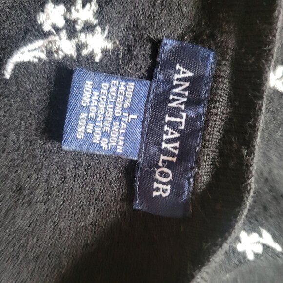 Ann Taylor Black Floral Embroidered Button-Front Cardigan Sweater Small 100% Ita - Picture 3 of 8